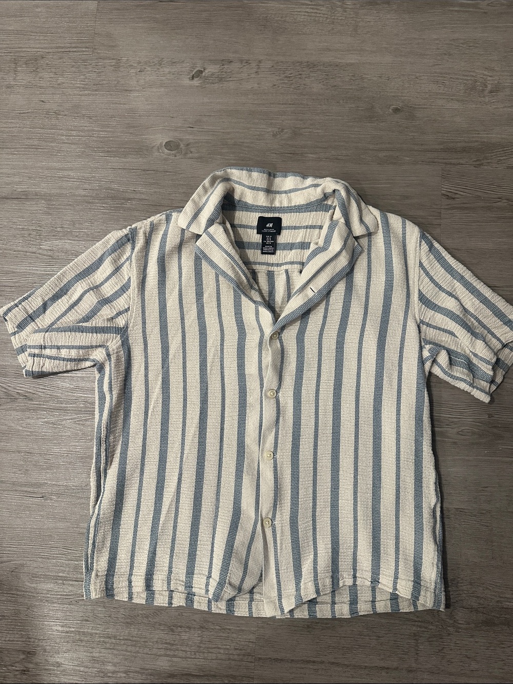H&M Striped Short-Sleeve Button-Down Shirt in Cream and Light Blue